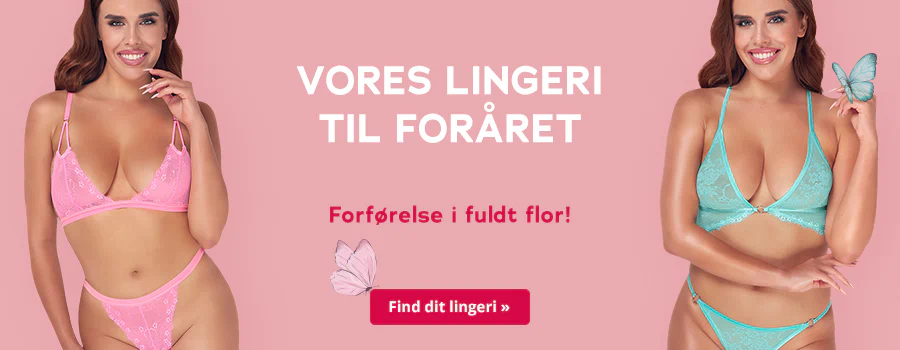 Billedet er en reklame for forårslingeri. Baggrunden er lyserød. Der står med store bogstaver i hvidt: "Vores lingeri til foråret". Der står også med rødt: "Forførelse i fuldt flor!". Nederst står der i et rødt felt "Til lingeriet »". En model med langt brunt hår vises også iført et turkis lingerisæt med blomstrede blonder. Der er også to sommerfugle i blå og pink.