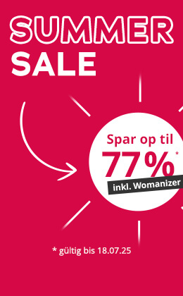 Billedet viser en reklame med rød baggrund. Med store hvide bogstaver står der "SUMMER SALE". Under teksten er der en hvid cirkel med rød tekst, hvor der står "Spar op til 77%²". Der er en sort banner med hvid skrift, hvor der står "inkl. Womanizer". Omkring cirklen er der symbolske hvide linjer, der forestiller solstråler. En hvid pil forbinder teksten og grafikken. Nederst i annoncen er der en hvid knap med rød skrift "Spar nu »".