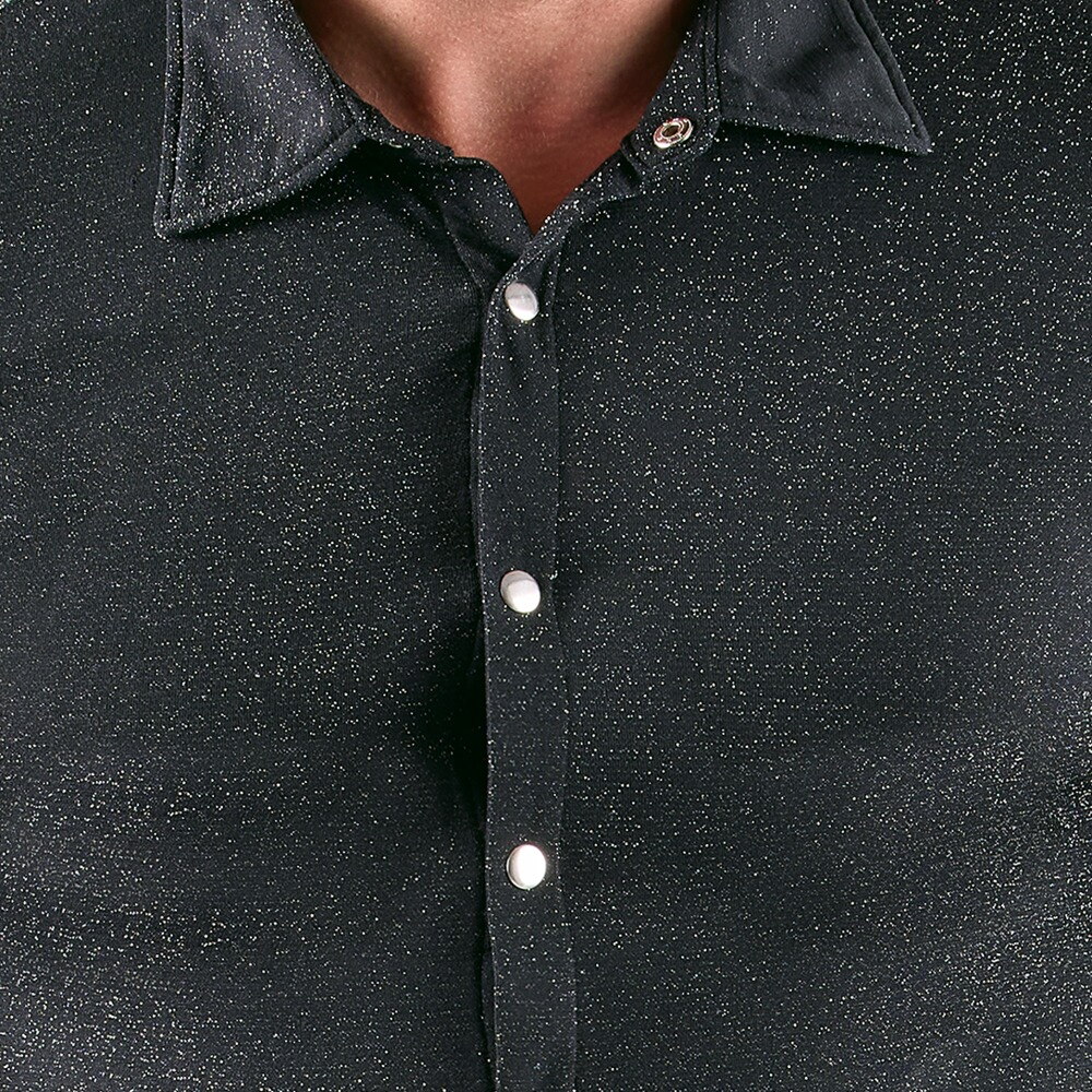 Skjorte i et skinnende lurex-look